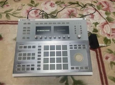 NATIVE INSTRUMENTS　Maschine studio