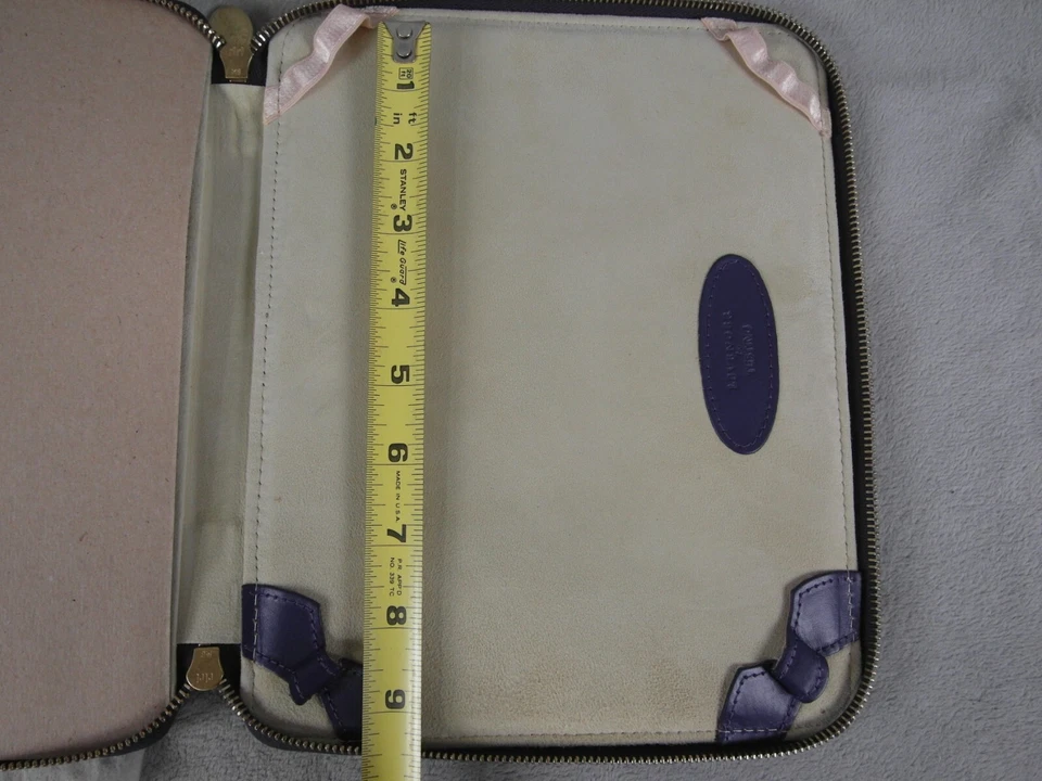 Funda Tablet Levenger Tusting Cuero Uva Púrpura Cremallera 9" x 7" Foto 4 de 4