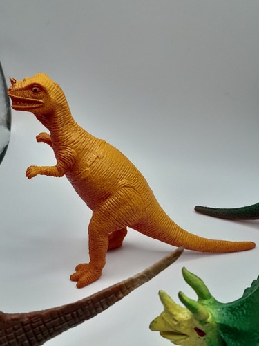 Lot of (8) Plastic Dinosaur Toys - various types and colors - Picture 3 of 9