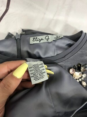 Robe Cocktail Eliza J Avec Strass - Taille 6 - Gris Argenté - Longueur Genou - Manches Courtes - Occasion Très Bon état