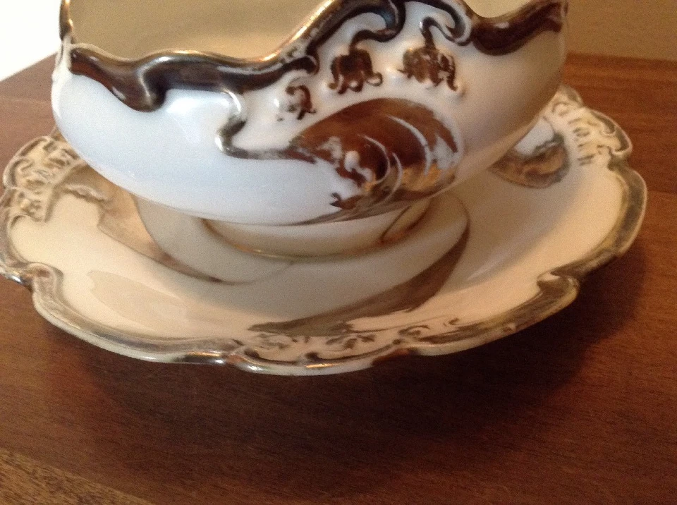 Antiguo tazón de salsa de salsa blanca y dorada JPL Francia con plato adjunto Foto 4 de 4