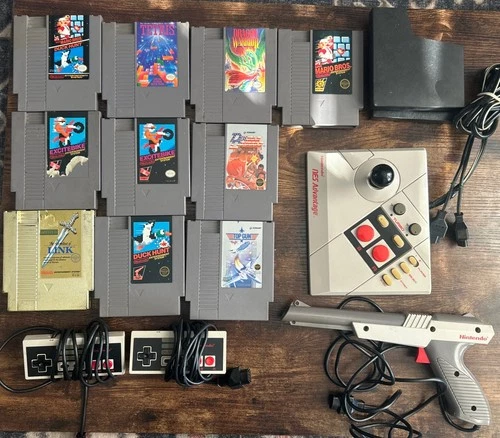 Vintage Nintendo Games Mixed Lot of 10 Games And Accessories.(Not Tested).