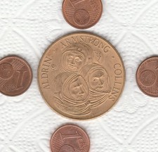 RARA MEDAGLIA  21 LUGLIO 1969 SBARCO SULLA LUNA  METALLO DORATO