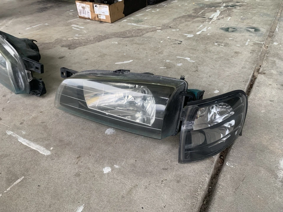 1993-2001 Subaru Impreza Headlight Assemblies Smoke Lens With Bulbs - Image 3 of 4