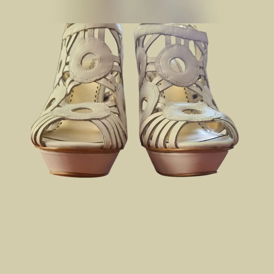 Tacones de plataforma Bebe Nadia de cuero blanco con recorte bohemio - para mujer talla 10 Foto 3 de 4