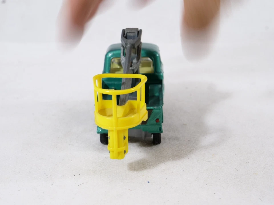 Corgi GB N° 478 Jeep Fe 150 Hydraulic Toner Wagon 1/43 - Image 4 of 4