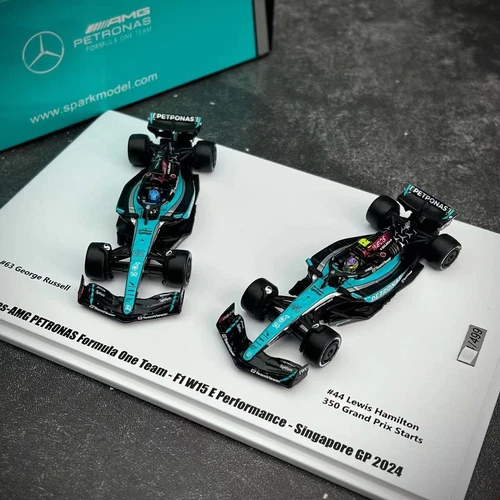 Spark 1/64 Mercedes-AMG F1 W15 Singapore GP 2024 2-pc Set Hamilton & Russel Y299 - Picture 2 of 13