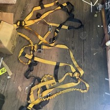 (2) MILLER TITAN TK4051/U/6FTAKU HARNESS LANYARD COMBO 310 LBS CAPACITY POLYEST