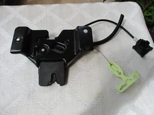 2009-2010-2011  LINCOLN TOWN CAR TRUNK LID LATCH  LOCK   ASSEMBLY OEM