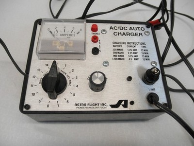 Vintage Astro Flight AC/DC Heavy Duty Battery Charger Stock Number 4005B TESTED!