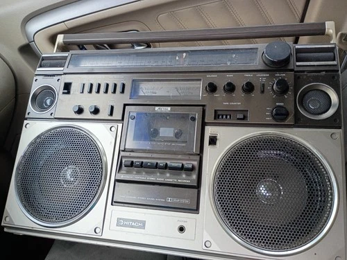 HITACHI Boombox TRK-8600H FM/AM  stereo radio cassette recorder From Japan Used