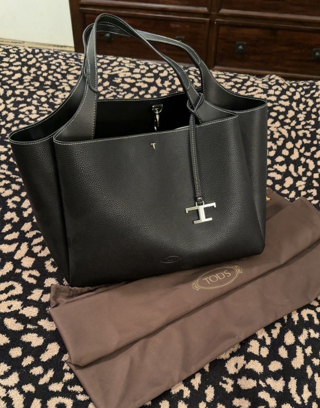 Tod's Black Leather Shoulder Bag