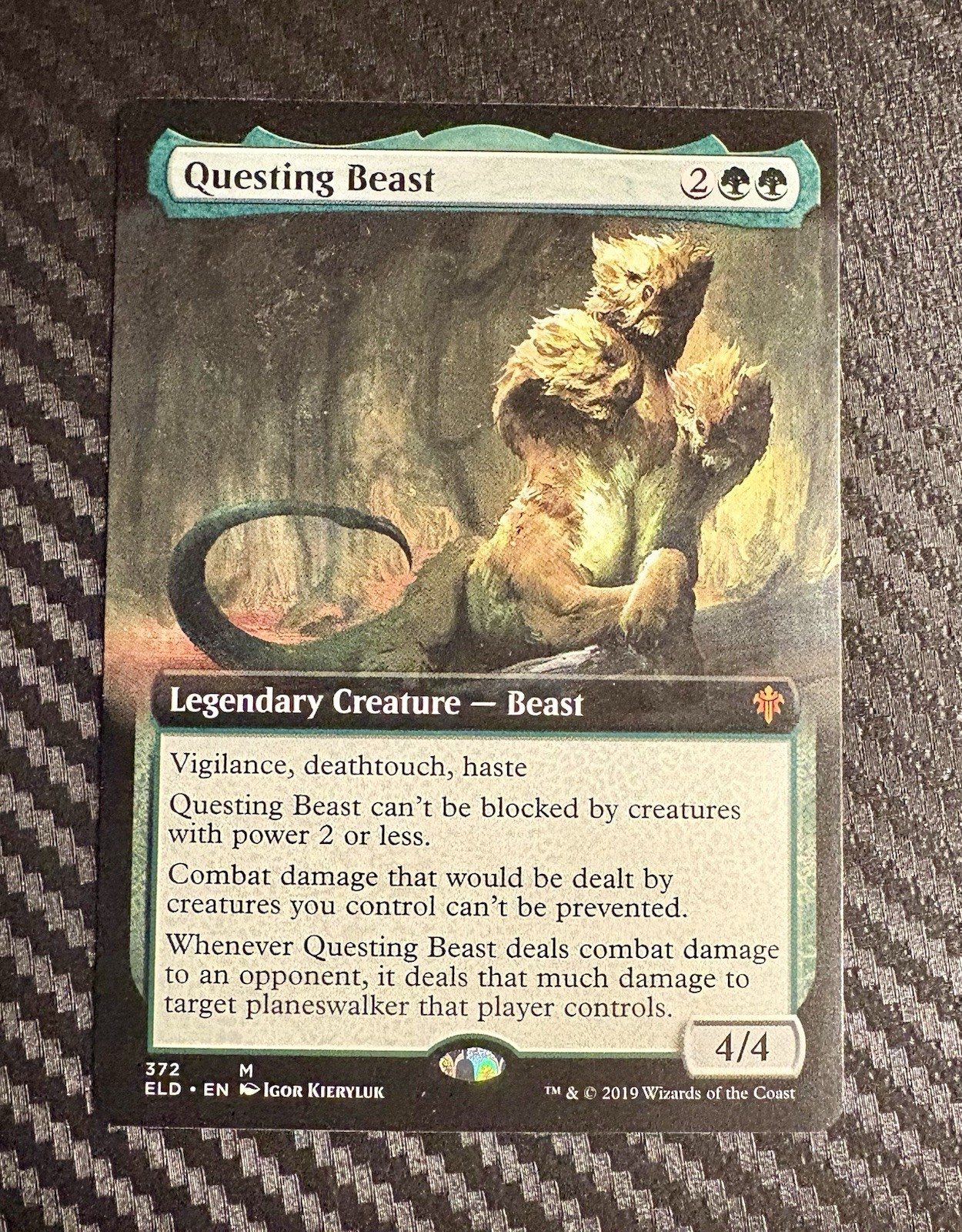 Questing Beast - Foil - Extended Art - MTG Throne of Eldraine