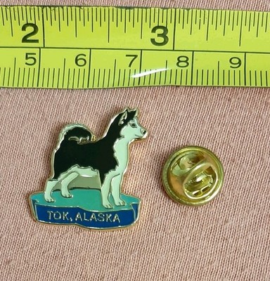 Tok Alaska Husky Sled Sledding Dog Travel Souvenir Jacket Lapel Pin