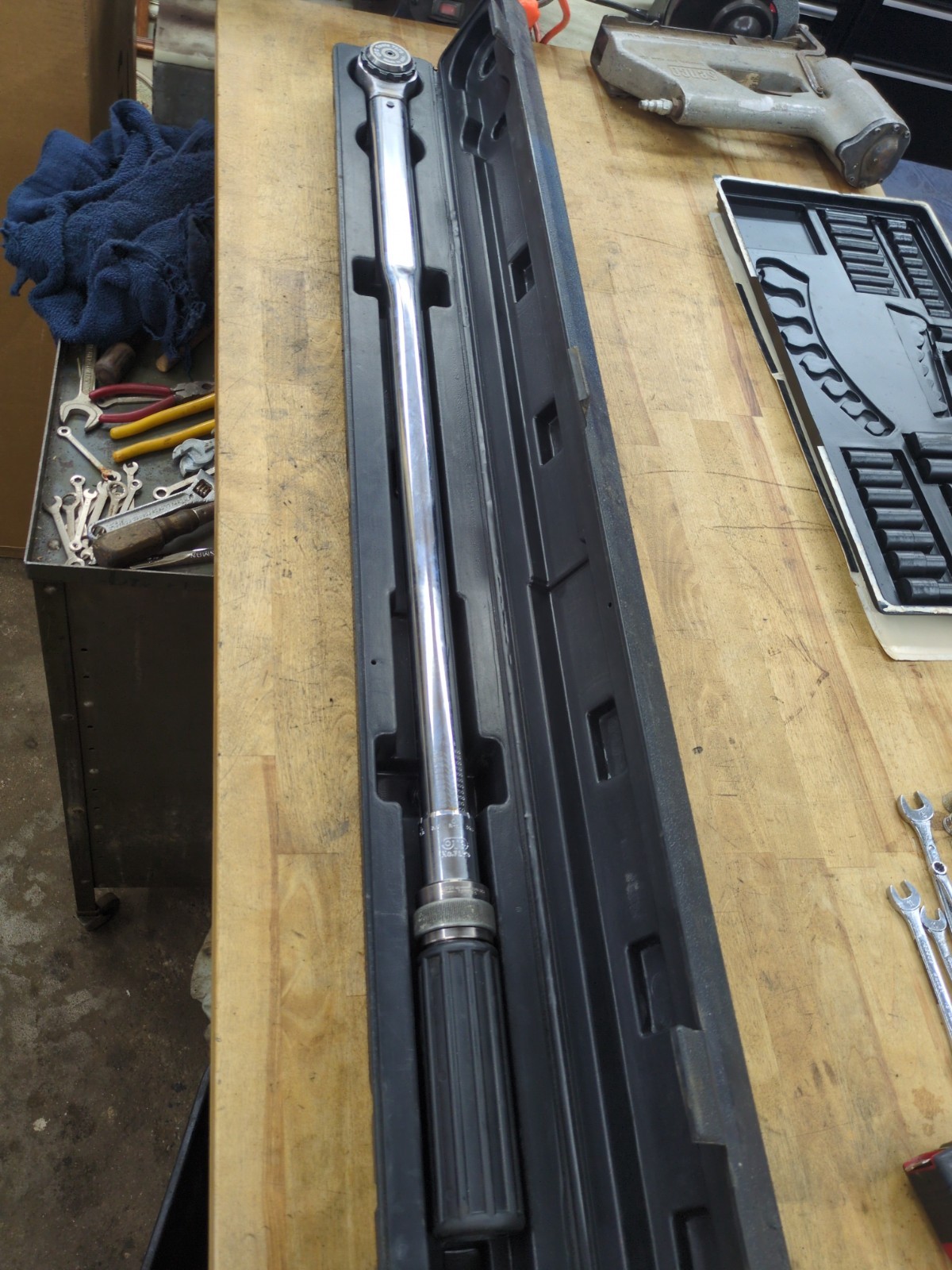 OTC 7379 3/4" Drive Round Head Torque Wrench - 100-600 ft. lbs.