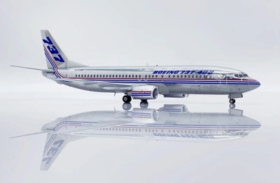 JC Wings Boeing 737-400 House Color N73700 1:200 Modellflugzeug