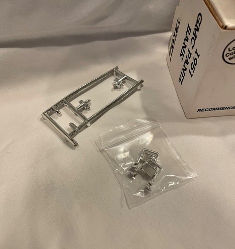 Smith and Wesson 1951 GMC Panel Bank Blue and White NEW IN BOX - Picture 2 of 8