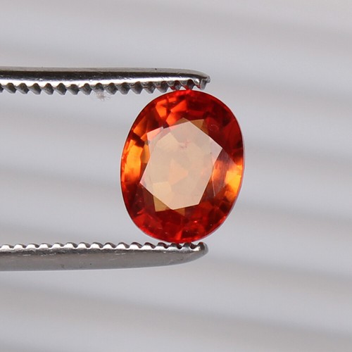 Saphir Padparadscha Naturel Non Chauffé Rare - 20.90 Carats, Coupe Ovale, Gemme De Qualité Exceptionnelle
