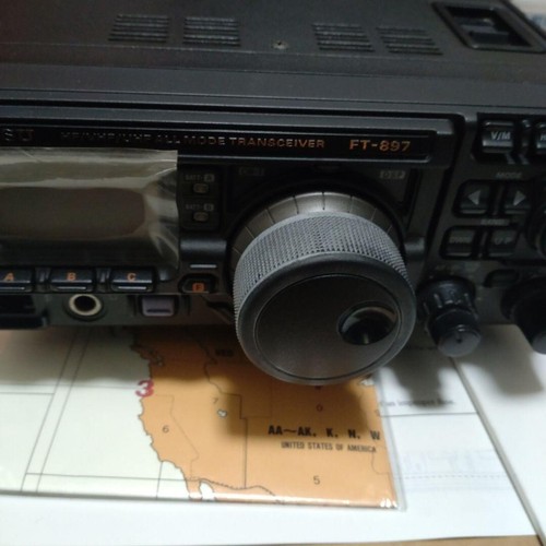 YAESU FT-897 HF/50/144/430MHz All Mode Transceiver - Zdjęcie 2 z 5