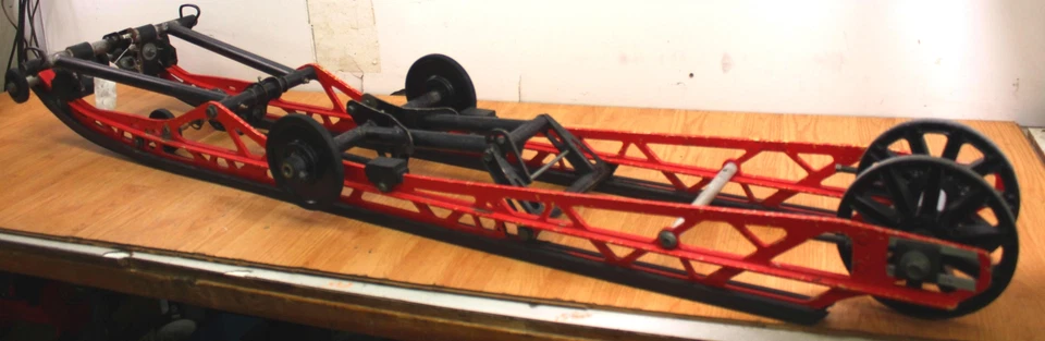 Polaris Axys RMK Assault 800 2017 suspensión trasera patín 155" Foto 3 de 4