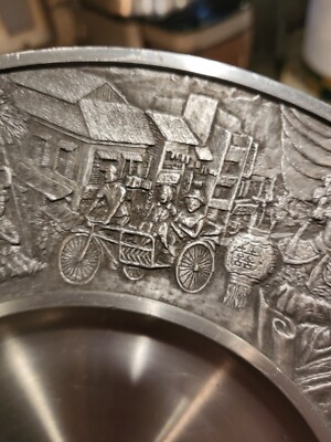 Souvenir SELWIN PEWTER Singapore 9