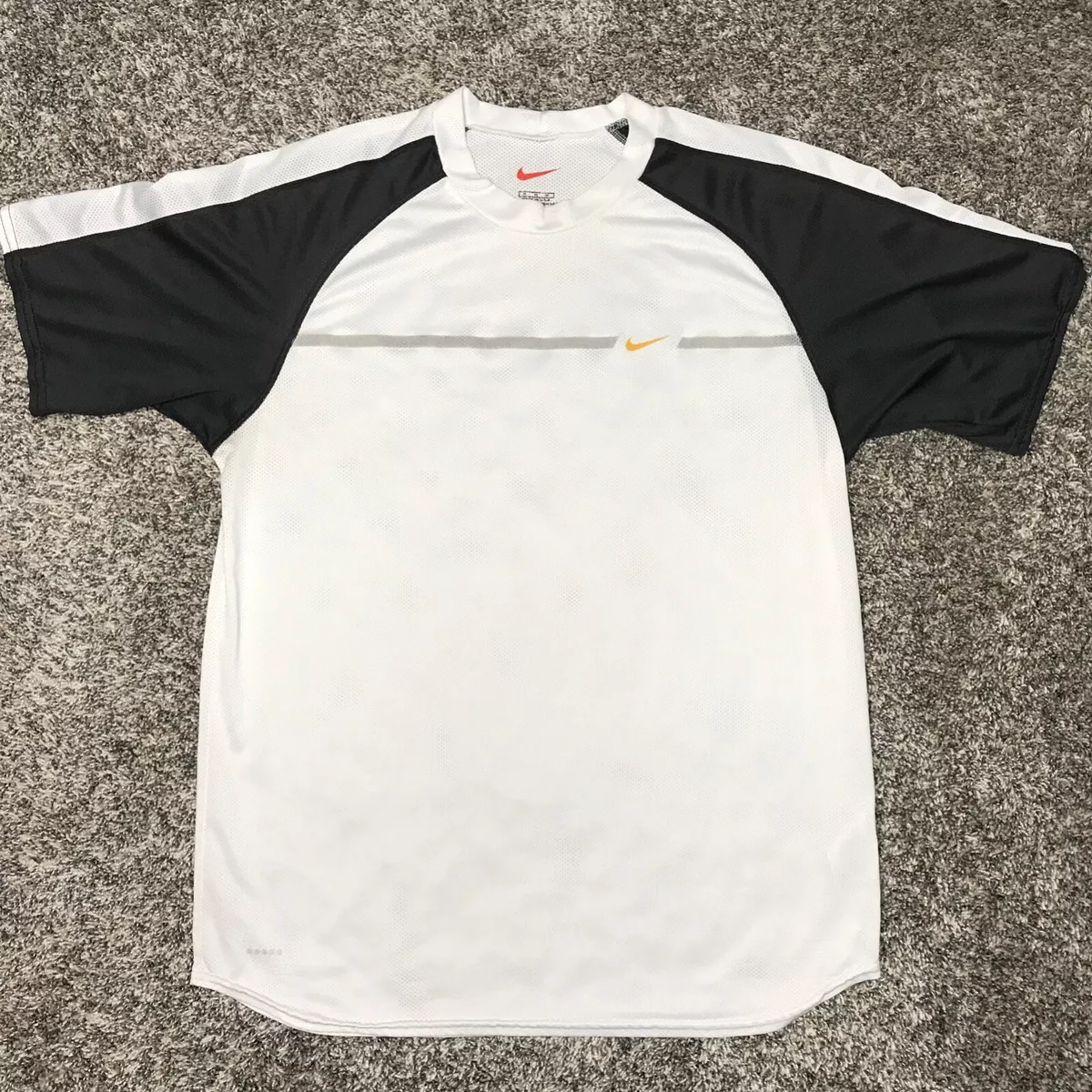 White nike hotsell workout shirt