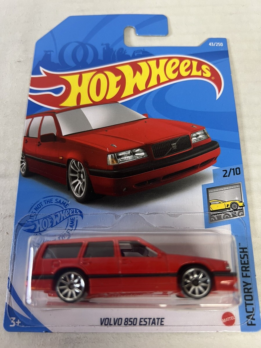 Hot Wheels Factory Fresh Volvo 850 Estate 2/10 RED 43/250 Diecast
