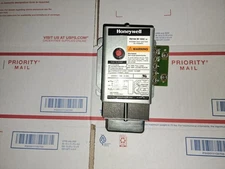 Honeywell R8184M 1002 Oil Burner Primary Control furnace - beckett af afg 1051