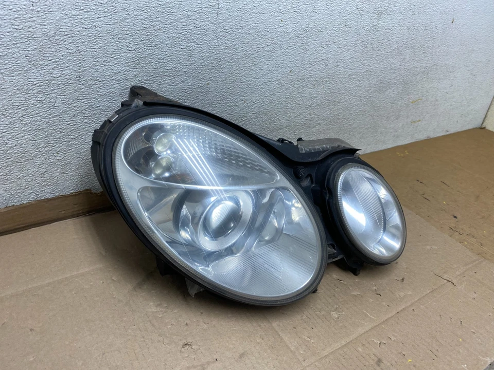 2003-2006 Mercedes E E320 E350 Class Right Passenger Halogen Headlight U6667 DW - Image 3 of 4