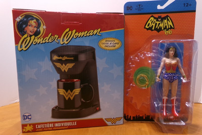 HAVE COFFEE WITH WONDER WOMAN LYNDA CARTER '66 BATMAN VERSION & 1 SINGLE SERVE