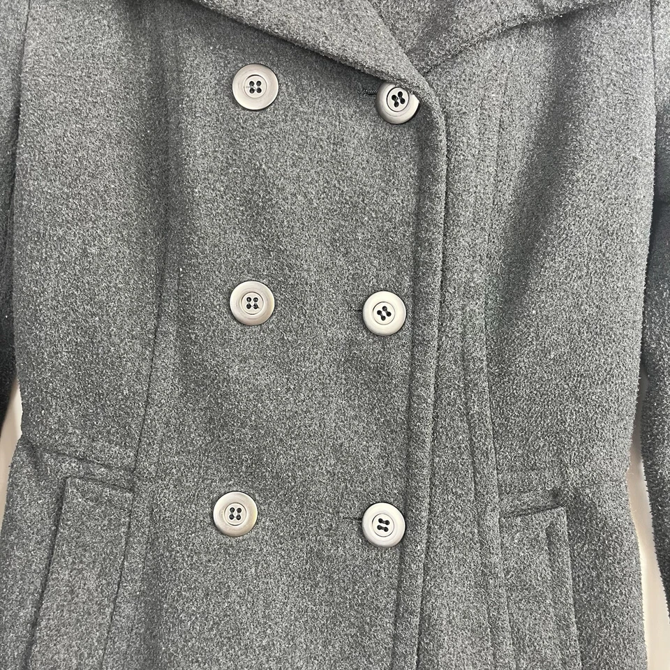 Chaquetón Celebrity Rosa Para Mujer Gris Carbón Cuello Doble Pecho Bolsillo Talla XS Foto 4 de 4