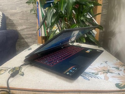 Lenovo Y700-15ISK 15.6