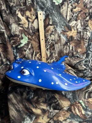 LOOK!! Bandai 2015 Disney / Pixar Finding Dory Swigglefish Mr. Ray 3 in 1 Sting
