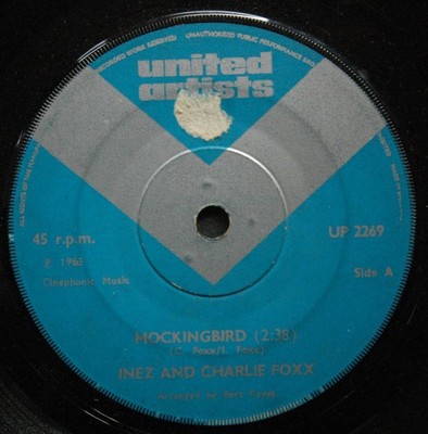 Inez And Charlie Foxx - Mockingbird (7'') (Very Good Plus (VG+)) - 1713435487