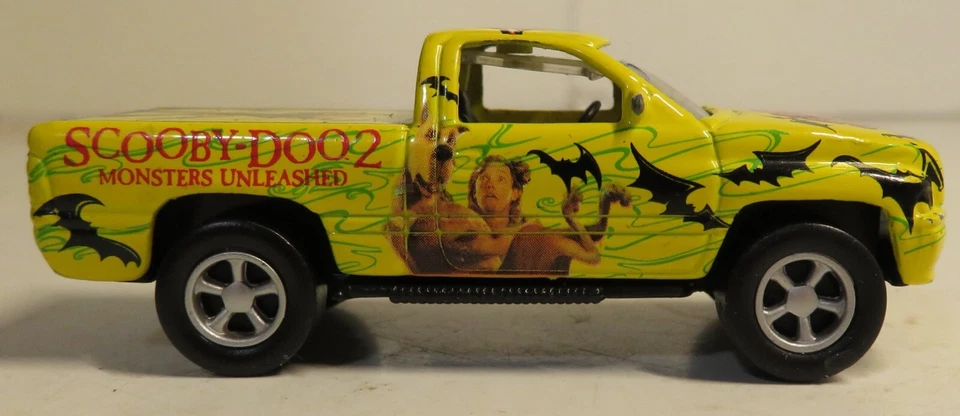 RACING CHAMPIONS 1:64 SCOOBY DOO 2 CAR DODGE RAM SHAGGY & SCOOBY Loose Truck GUC - Image 2 of 4