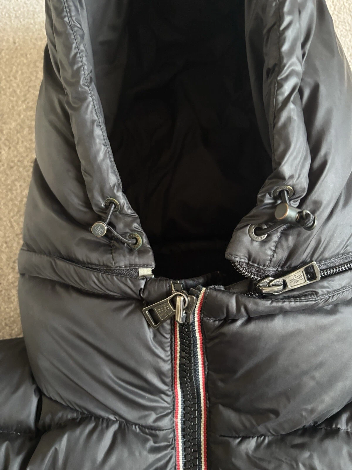 Piumino Moncler Morane taglia 2 nero con cerniera cappuccio rimovibile puffer