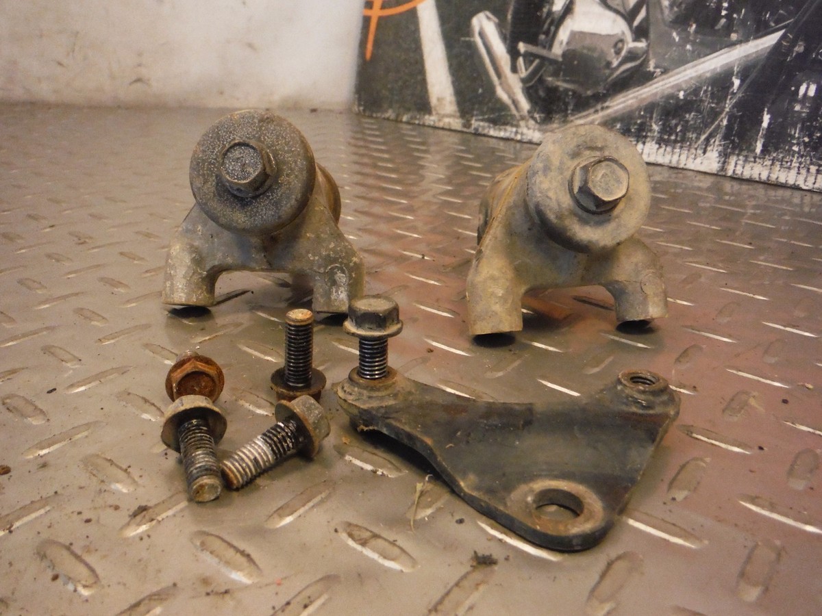 1990 87 90 Kawasaki Ninja ZX750F ZX750 ZX 750R Engine Motor Mounts