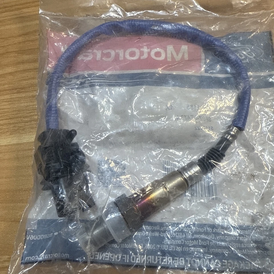 Sensor de oxígeno nuevo OEM Ford Motorcraft DY-1185 DY1185 8F9Z-9F472-H Foto 3 de 4