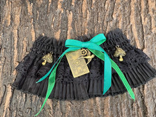 Piękna czarna zielona steampunkowa podwiązka na nogi mała średnia (34)