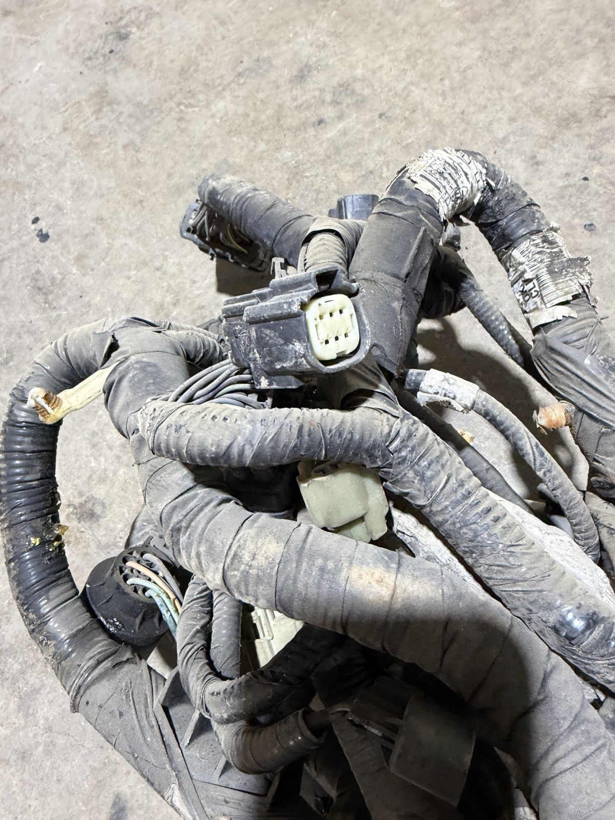 2011 Ford F250 F350 6.7L Diesel Crew Cab Short Bed Frame Wiring Harness thumbnail 12