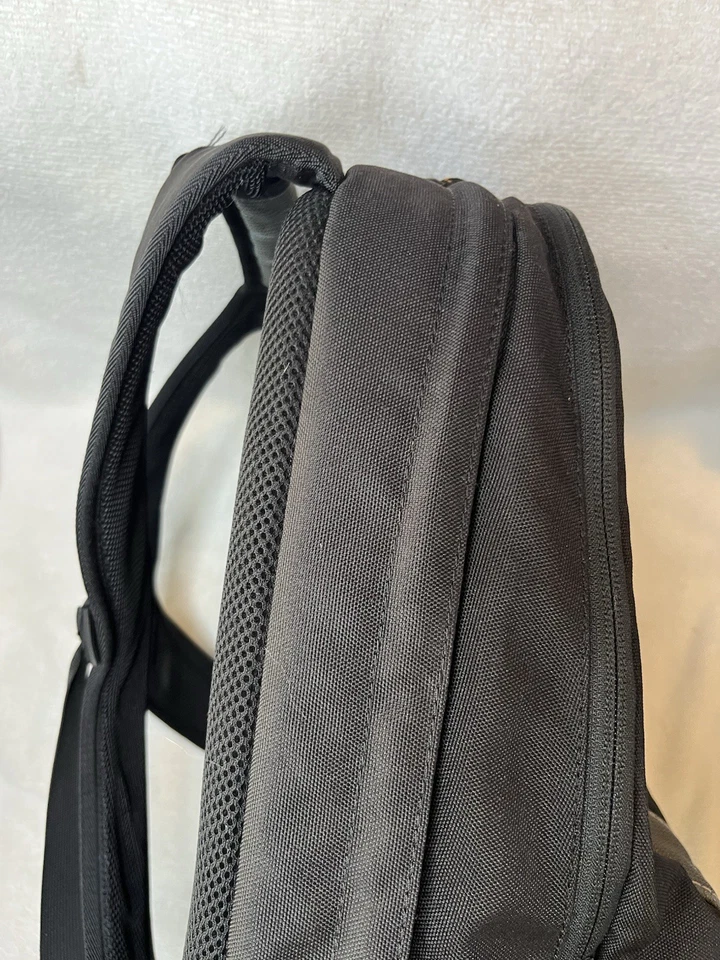 LowePro CompuDaypack Camera Bag Black And Gray - Image 4 of 4