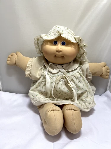 Cabbage Patch Kids Doll Vintage 1982 w/ Outfit and Blue Signature