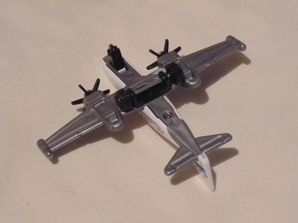 Avión Rev White ATR-72 - Avión de juguete Globe Star Local - Usado Excelente Foto 4 de 4