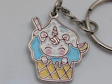 Unicorn Cupcake Keychain Metallic Kalan