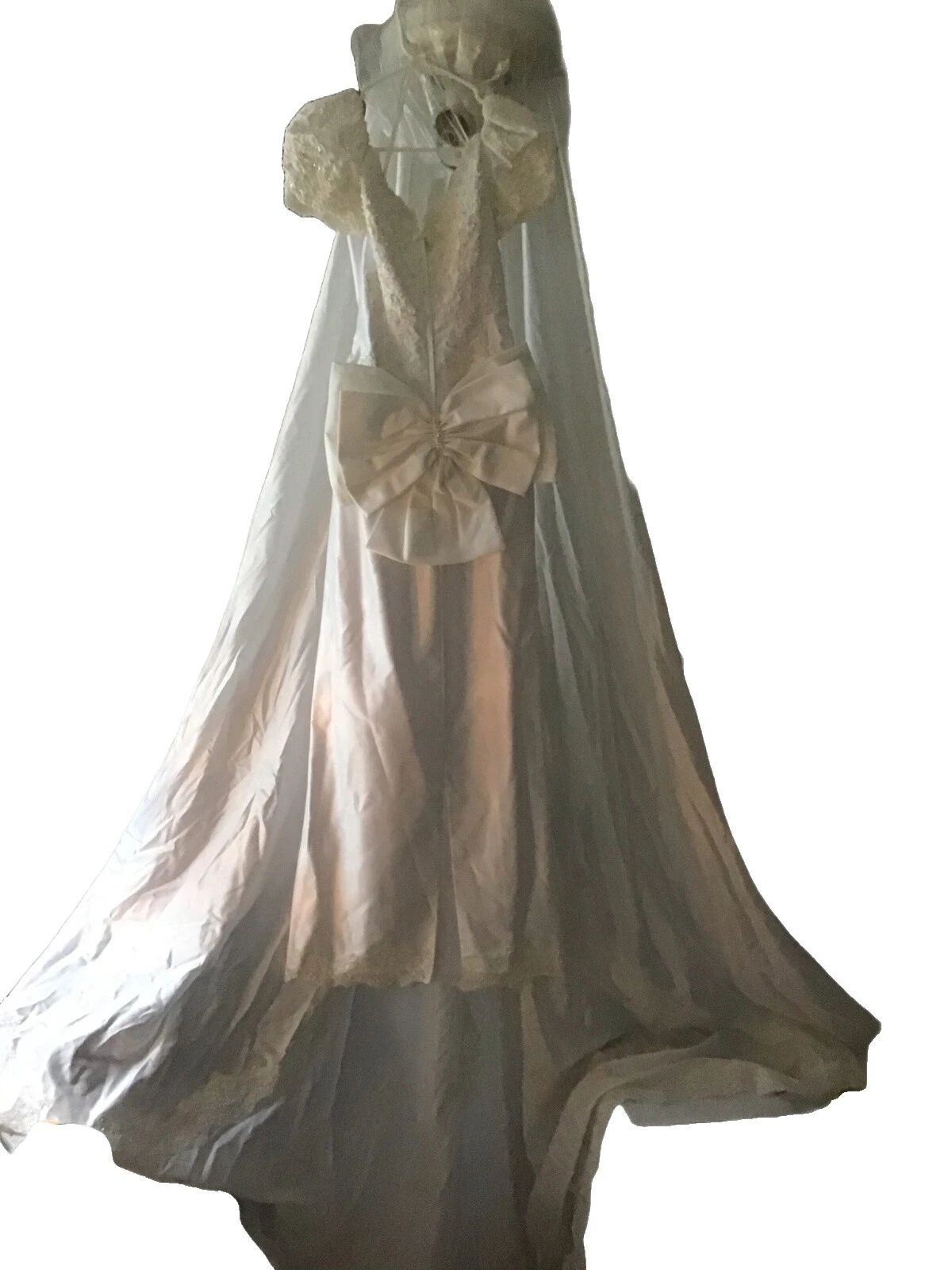 Column/Sheath Cap Sleeve V Neck Wedding Dresses