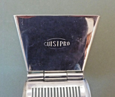 CUISIPRO STAINLESS STEEL FRUIT & NUT CHOPPER - THE ULTIMATE KITCHEN APPLIANCE!!