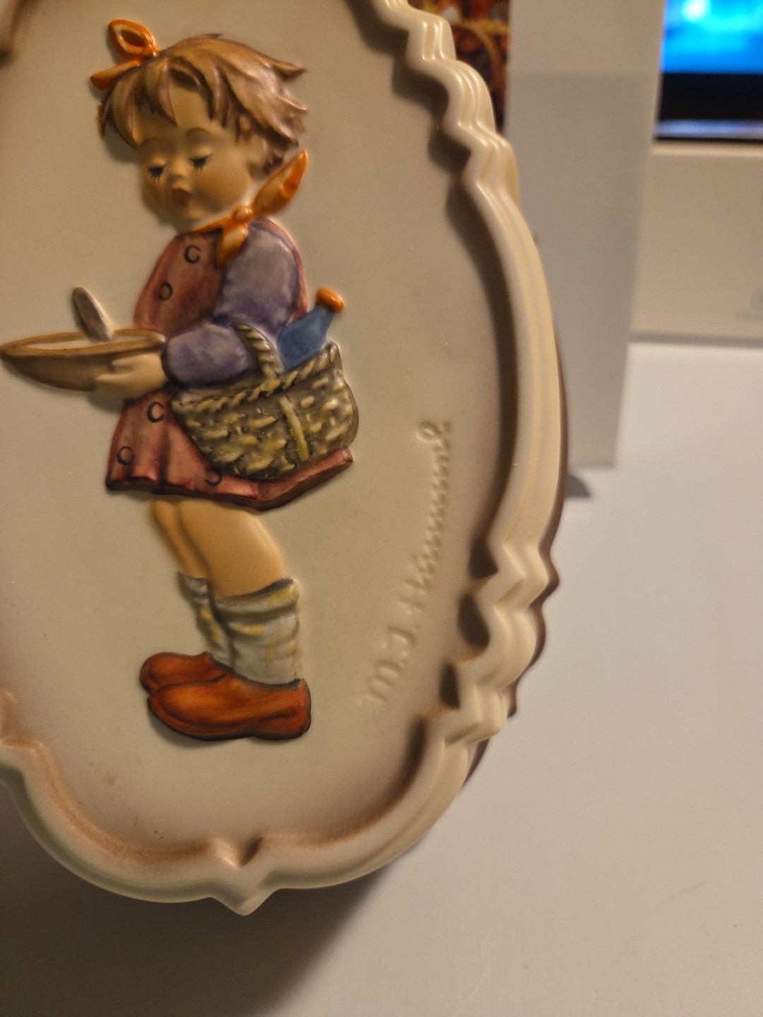 Vintage Hummel Wall Plaque Ceramic Mold Suppers Coming - HUM 673 With Box