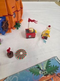 Lego 3834 Good Neighbors at Bikini Bottom Spongebob  w/ Manual 2009