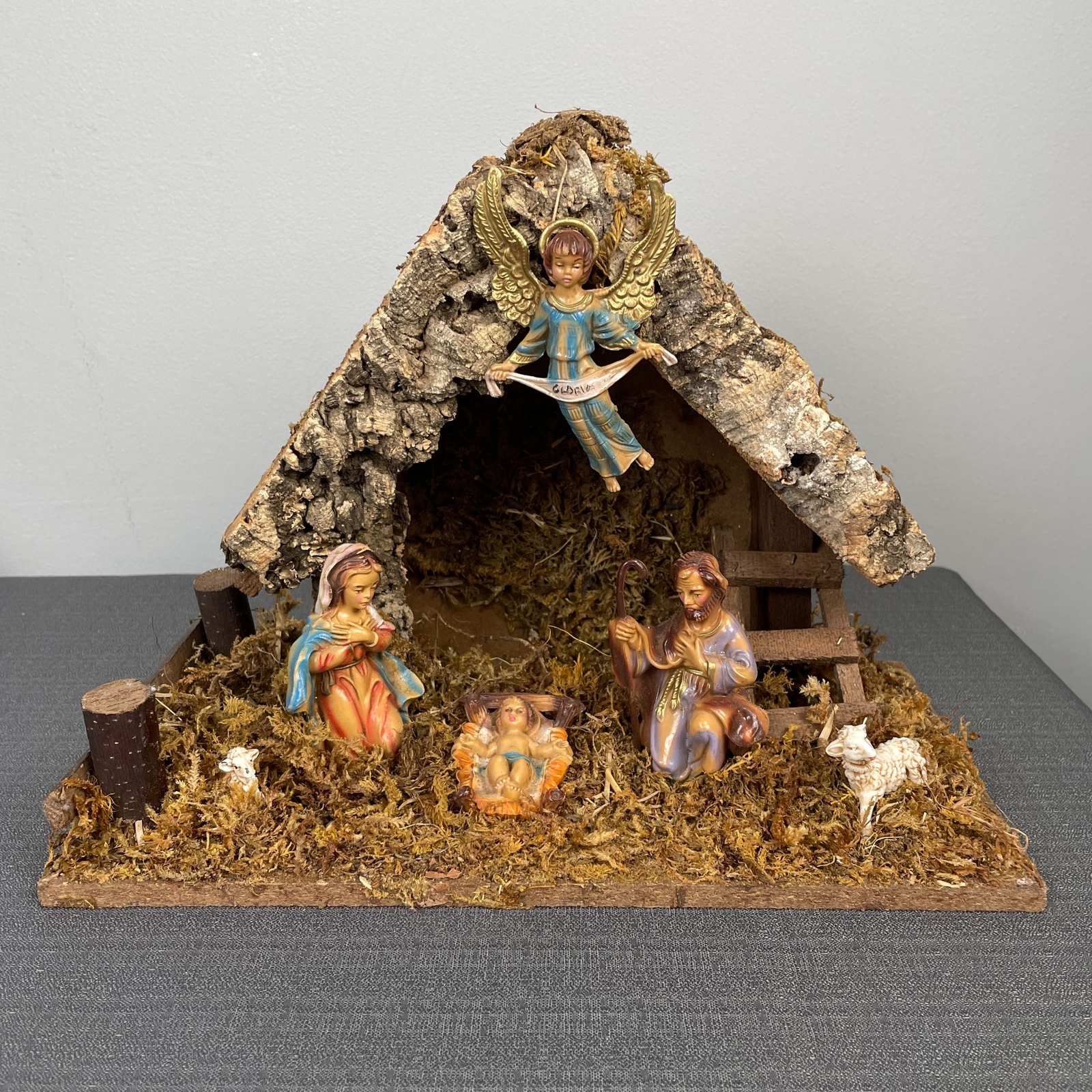 Vintage Christmas Nativity Scene Made in Italy Wood Moss 6 Figurines