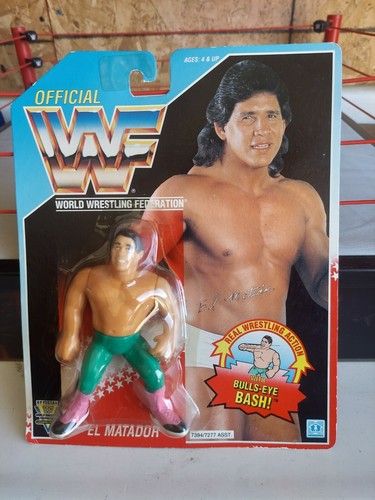 WWF Hasbro El Matador Tito Santana Blue Card serie...